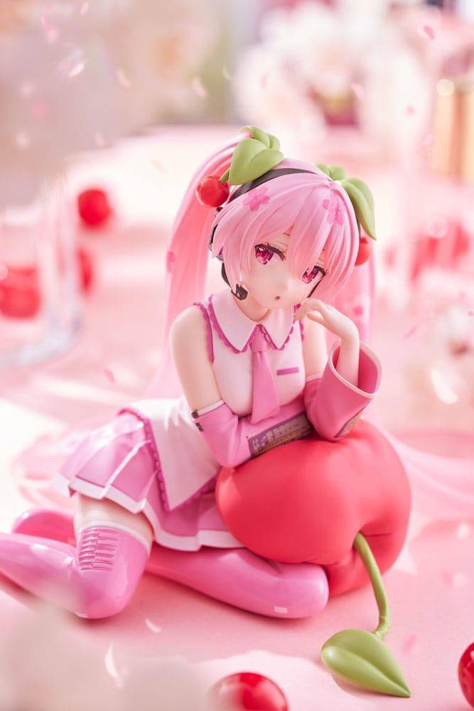 Hatsune Miku - Statue Sakura Miku (Cherry Cushion Ver.) - 13 cm