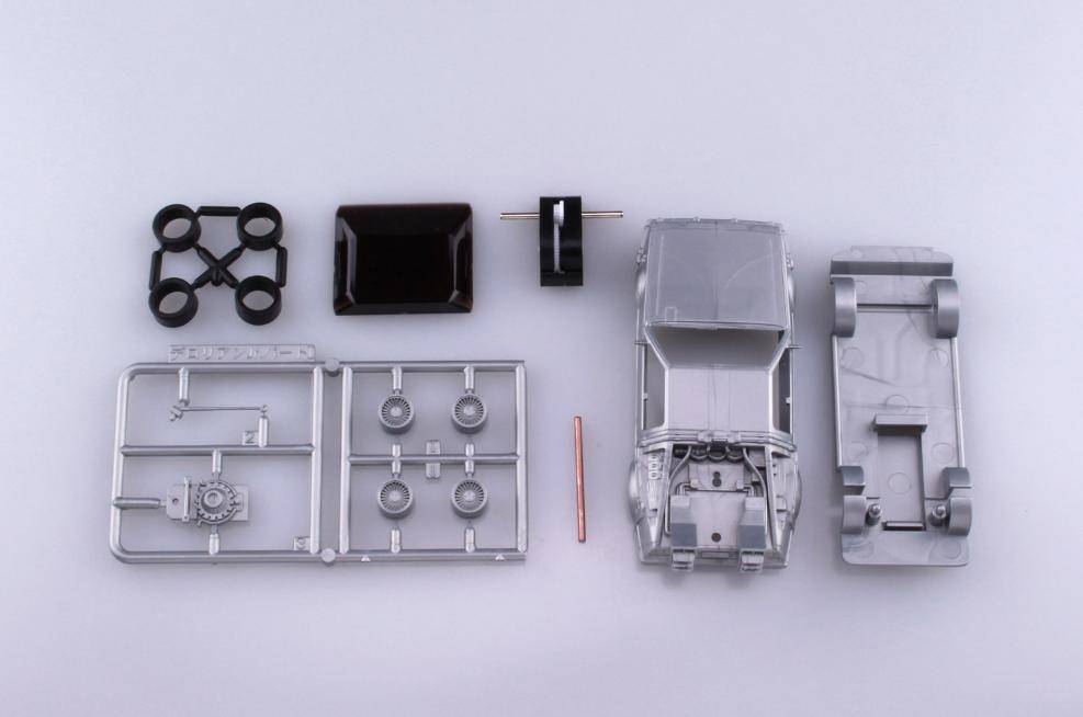 Zurück in die Zukunft - Model Kit Delorean (Film 1) 1:43 - 10 cm