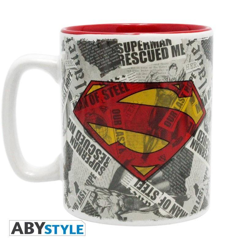 DC Comics - Geschenkset Superman - Tasse, Anstecker & Schlüsselanhänger