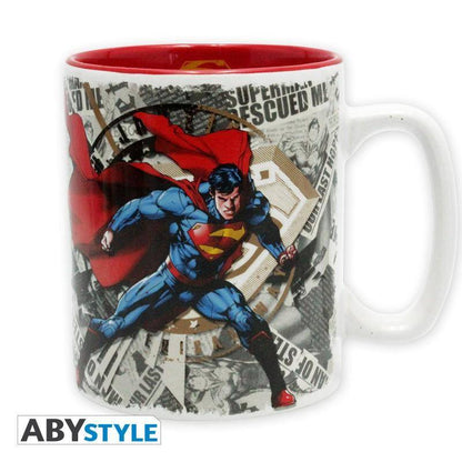 DC Comics - Geschenkset Superman - Tasse, Anstecker & Schlüsselanhänger